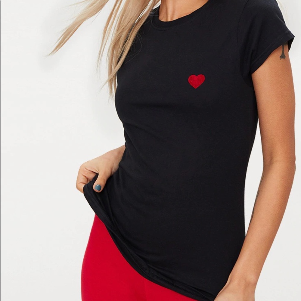 Pretty Little Thing Black t-shirt